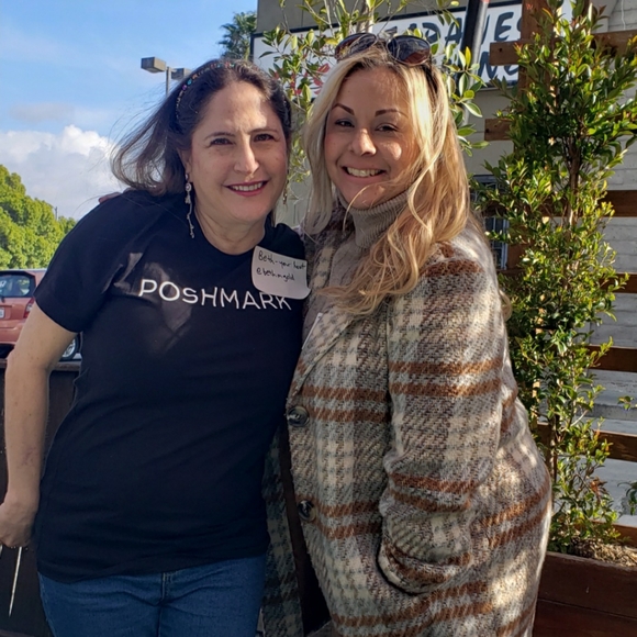 IRL LA Posh N Sip March 2023 - Picture 4 of 9